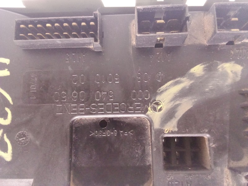 Recambio de caja reles / fusibles para mercedes-benz vito (w638) caja cerrada referencia OEM IAM 0005400650 08501002 