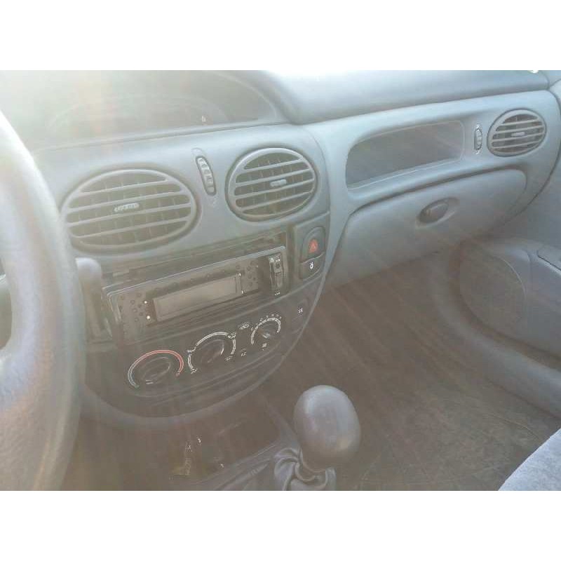 renault megane i berlina hatchback (ba0) 1.6   |   0.95 - ... | 1995 | 90 cv / 66 kw del año 1995