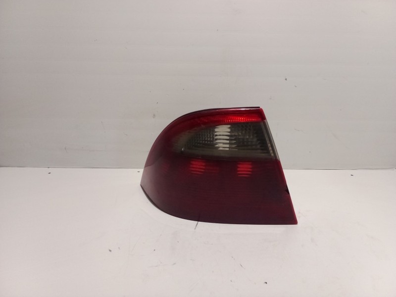 Recambio de piloto trasero izquierdo para saab 9-5 berlina referencia OEM IAM   