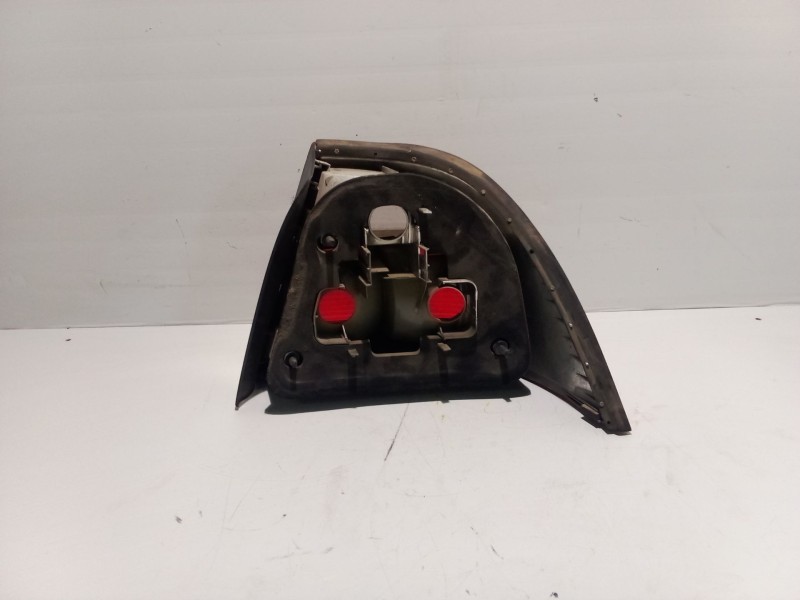 Recambio de piloto trasero izquierdo para saab 9-5 berlina referencia OEM IAM   