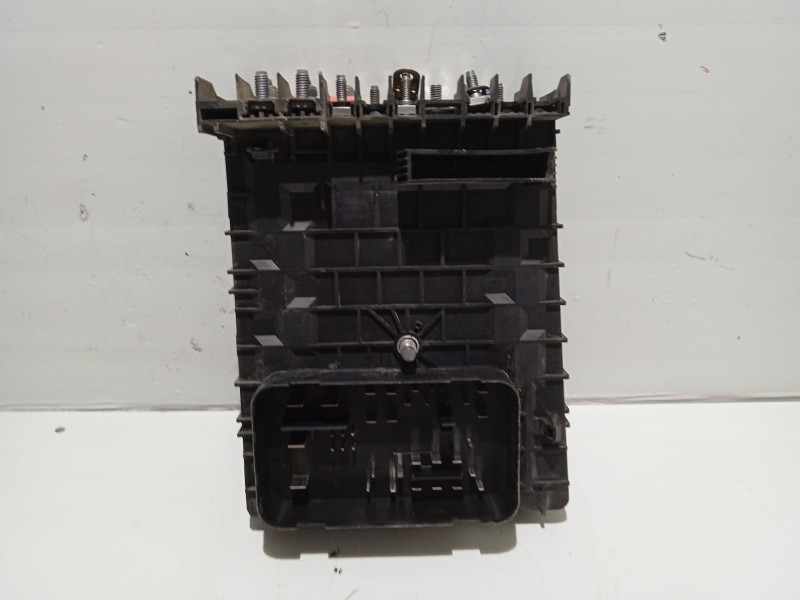 Recambio de caja reles / fusibles para audi a3 (8p1) 1.9 tdi referencia OEM IAM 1K0937125A  