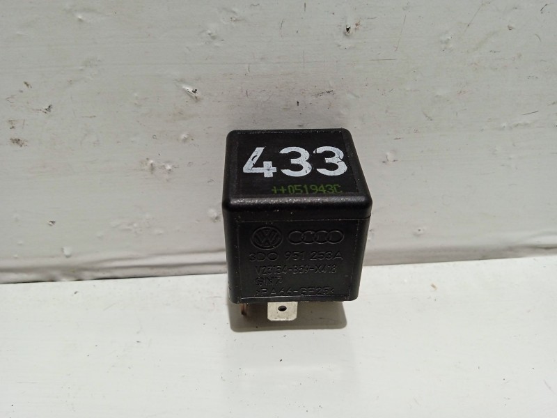 Recambio de rele para volkswagen passat b6 (3c2) 2.0 tdi referencia OEM IAM 3D0951253A  