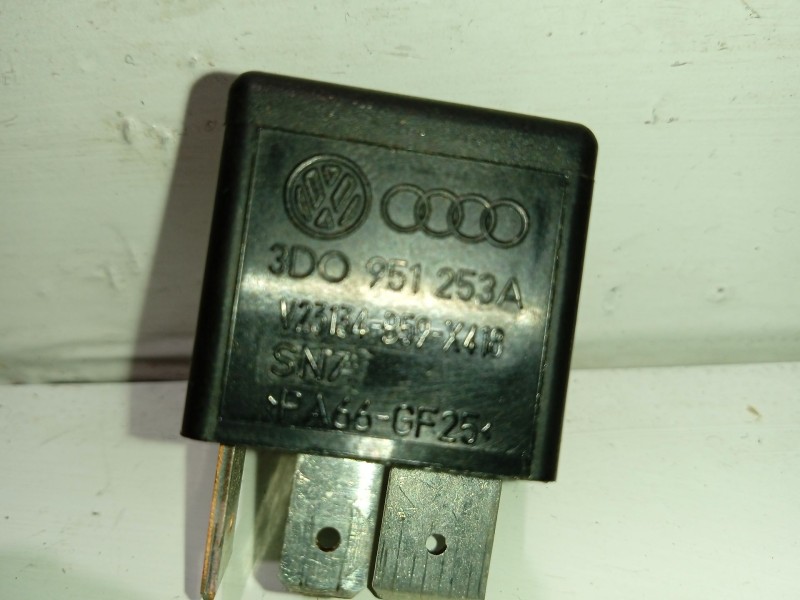 Recambio de rele para volkswagen passat b6 (3c2) 2.0 tdi referencia OEM IAM 3D0951253A  