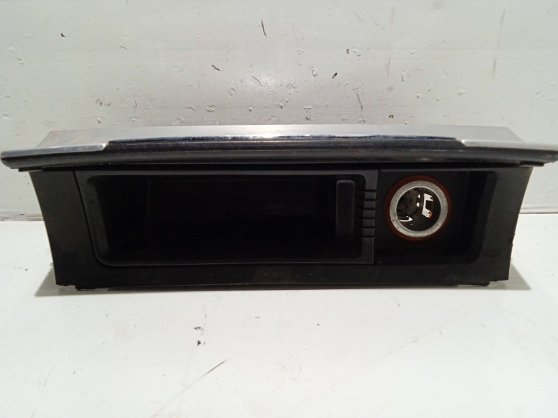 Recambio de cenicero para volkswagen passat b6 (3c2) 2.0 tdi referencia OEM IAM 3C0863284  