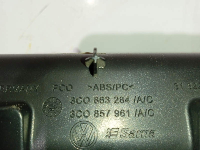 Recambio de cenicero para volkswagen passat b6 (3c2) 2.0 tdi referencia OEM IAM 3C0863284  