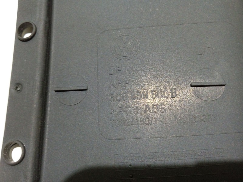 Recambio de moldura para volkswagen passat b6 (3c2) 2.0 tdi referencia OEM IAM 3C0858560B  