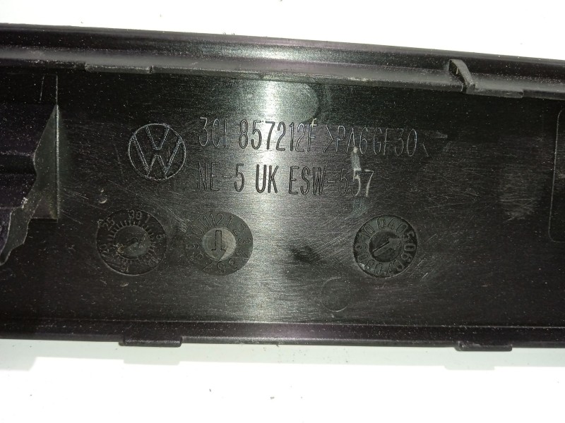 Recambio de moldura para volkswagen passat b6 (3c2) 2.0 tdi referencia OEM IAM 3C1857212F  