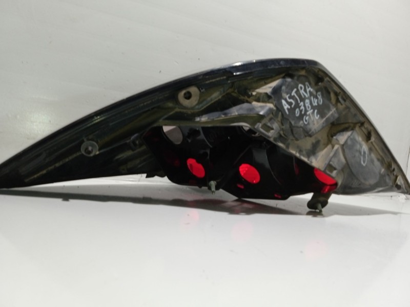 Recambio de piloto trasero derecho para opel astra gtc sport referencia OEM IAM 24451834  