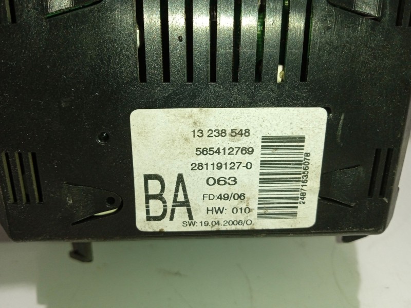 Recambio de pantalla multifuncion para opel astra gtc sport referencia OEM IAM 13238548  