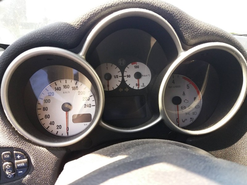 alfa romeo 147 (190) 1.9 jtd distinctive   |   12.00 - 12.04 | 2000 - 2004 | 116 cv / 85 kw del año 2000