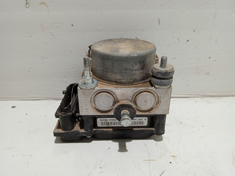 Recambio de abs para fiat bravo (198) 1.9 8v jtd cat referencia OEM IAM 0265231928  