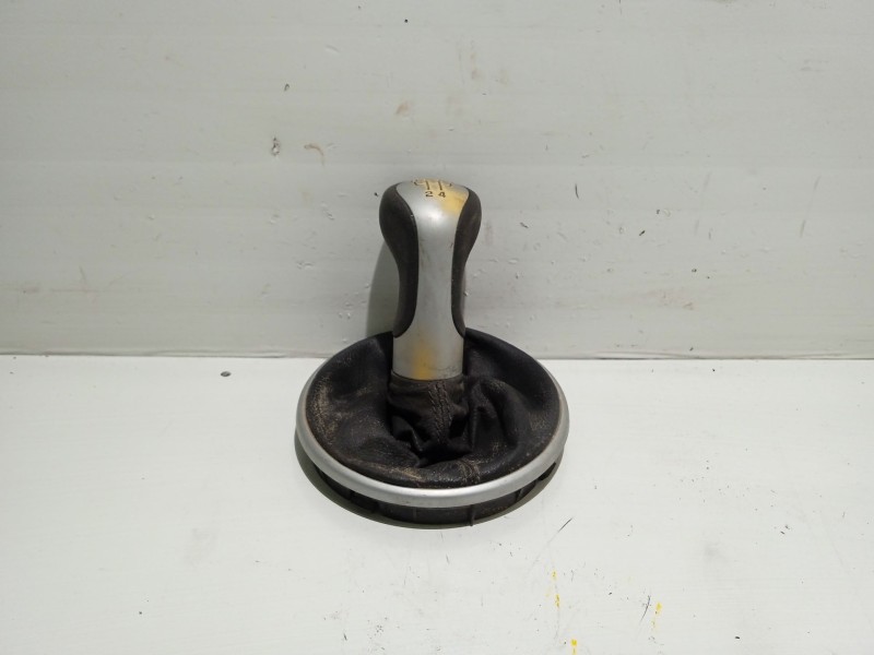 Recambio de guarnecidos palanca cambio para skoda fabia (5j2 ) young referencia OEM IAM    Recambio de guarnecidos palanca cambio para skoda fabia (5j2 ) young referencia OEM IAM