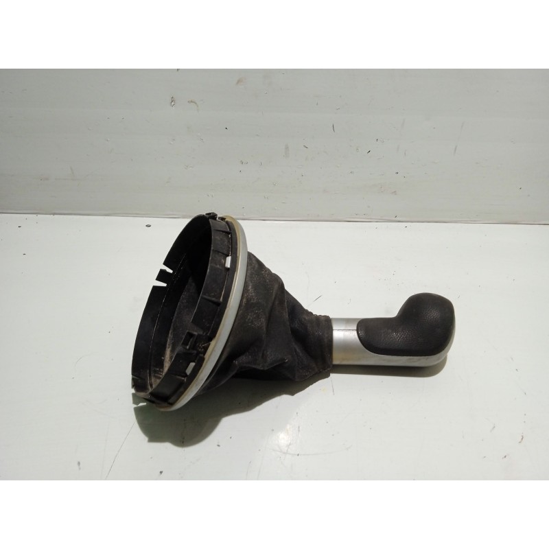 Recambio de guarnecidos palanca cambio para skoda fabia (5j2 ) young referencia OEM IAM    Recambio de guarnecidos palanca cambio para skoda fabia (5j2 ) young referencia OEM IAM