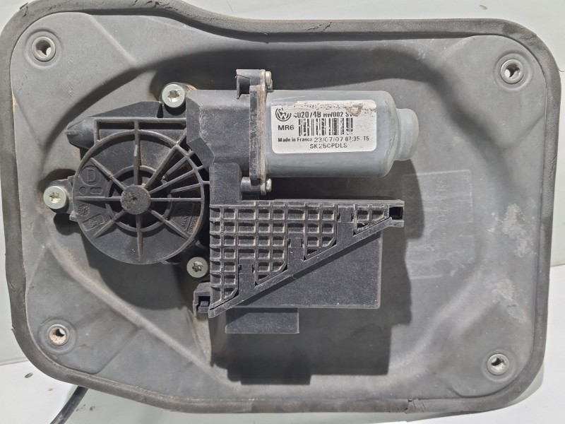 Recambio de elevalunas delantero derecho para skoda fabia (5j2 ) young referencia OEM IAM 5J4837462   Recambio de elevalunas delantero derecho para skoda fabia (5j2 ) young referencia OEM IAM 5J4837462