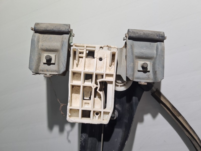 Recambio de elevalunas delantero derecho para skoda fabia (5j2 ) young referencia OEM IAM 5J4837462   Recambio de elevalunas delantero derecho para skoda fabia (5j2 ) young referencia OEM IAM 5J4837462