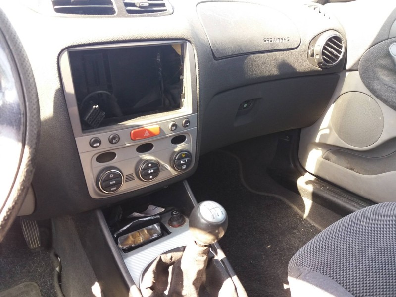 alfa romeo 147 (190) 1.9 jtd distinctive   |   12.00 - 12.04 | 2000 - 2004 | 116 cv / 85 kw del año 2000