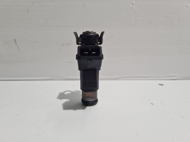 Recambio de inyector para peugeot 206 berlina 1.4 referencia OEM IAM   