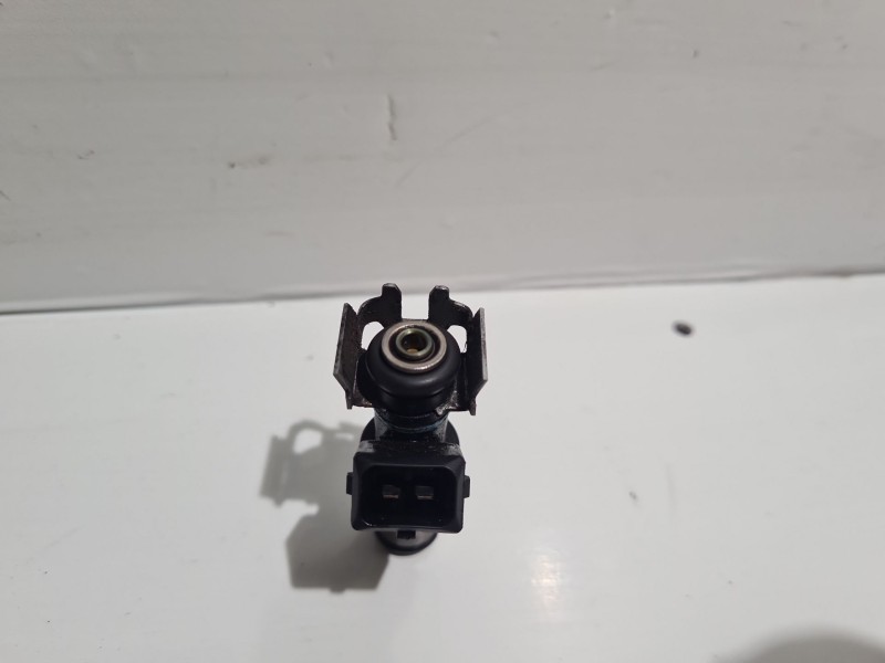 Recambio de inyector para peugeot 206 berlina 1.4 referencia OEM IAM   