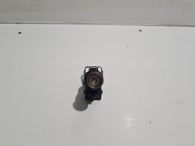 Recambio de inyector para peugeot 206 berlina 1.4 referencia OEM IAM   