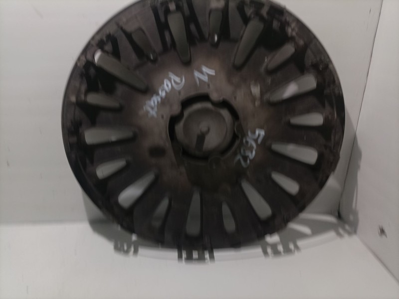 Recambio de tapacubos para volkswagen passat b6 (3c2) 2.0 tdi referencia OEM IAM 3C0601147D  