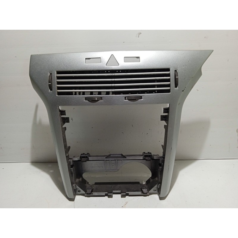 Recambio de mascara central de salpicadero para opel astra gtc sport referencia OEM IAM 331985437  