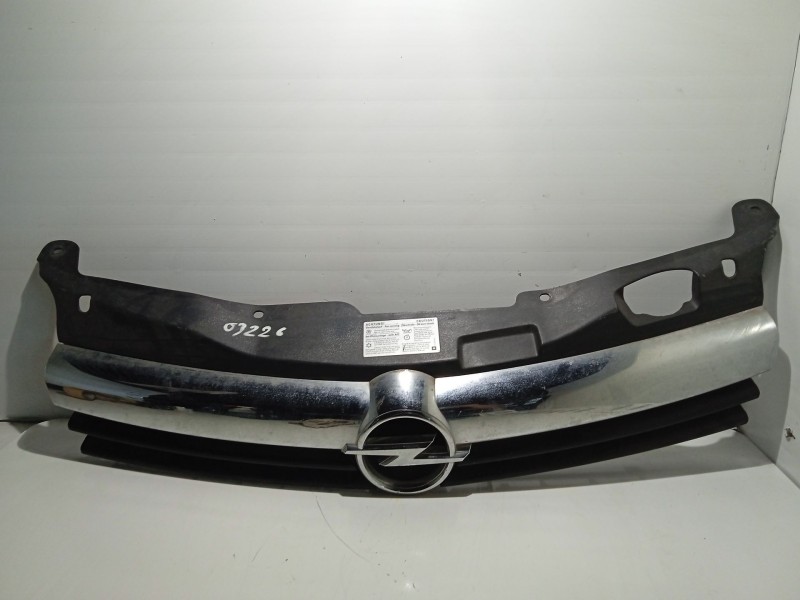 Recambio de rejilla delantera para opel astra h (a04) 1.4 (l48) referencia OEM IAM 13238416  