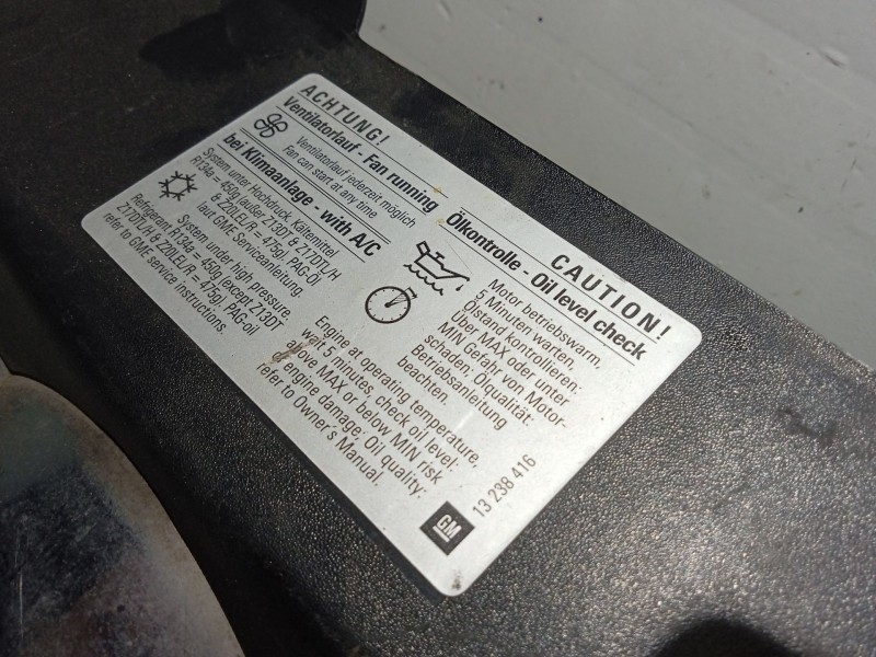 Recambio de rejilla delantera para opel astra h (a04) 1.4 (l48) referencia OEM IAM 13238416  