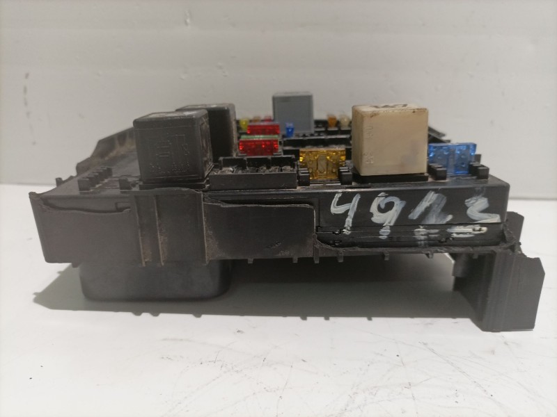 Recambio de caja reles / fusibles para volkswagen golf v berlina (1k1) referencia OEM IAM 1K0937124K  