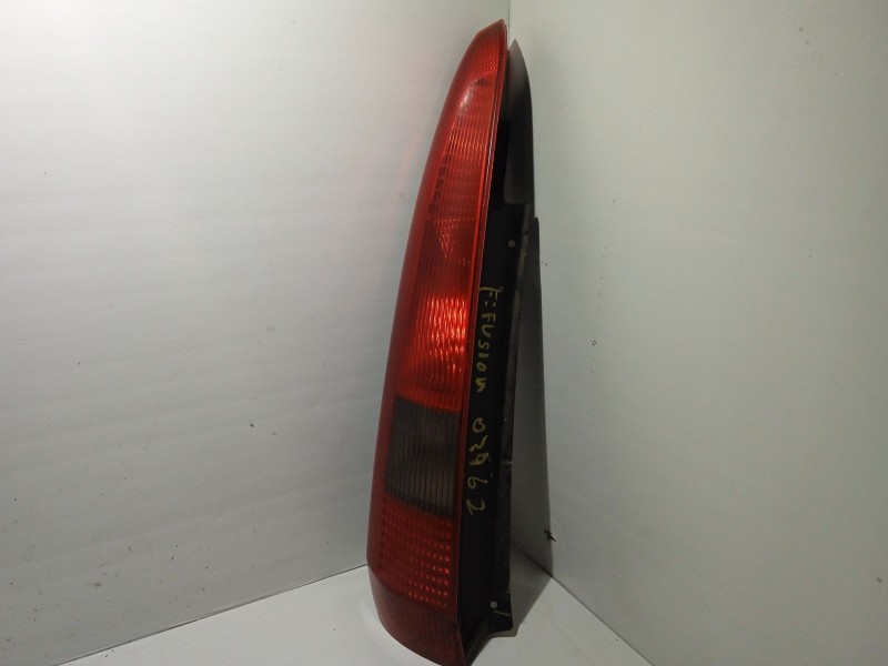 Recambio de piloto trasero izquierdo para ford fusion (cbk) trend referencia OEM IAM 1324567  