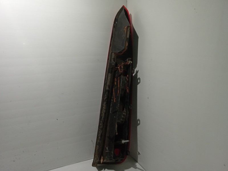 Recambio de piloto trasero izquierdo para ford fusion (cbk) trend referencia OEM IAM 1324567  