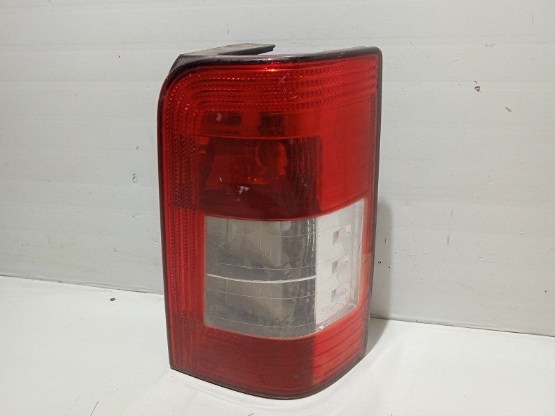 Recambio de piloto trasero derecho para citroën berlingo 1.9 diesel referencia OEM IAM 9657976980  