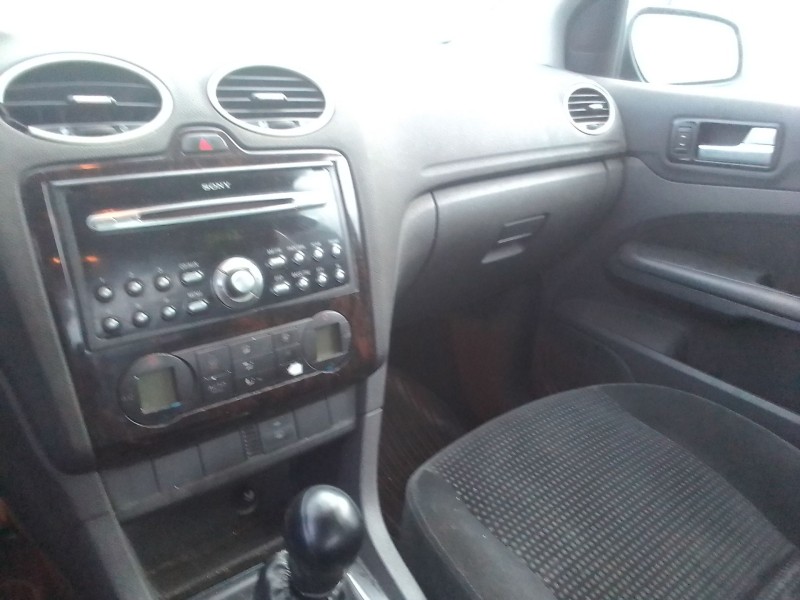ford focus ii sedán (db_, fch, dh) del año 2005