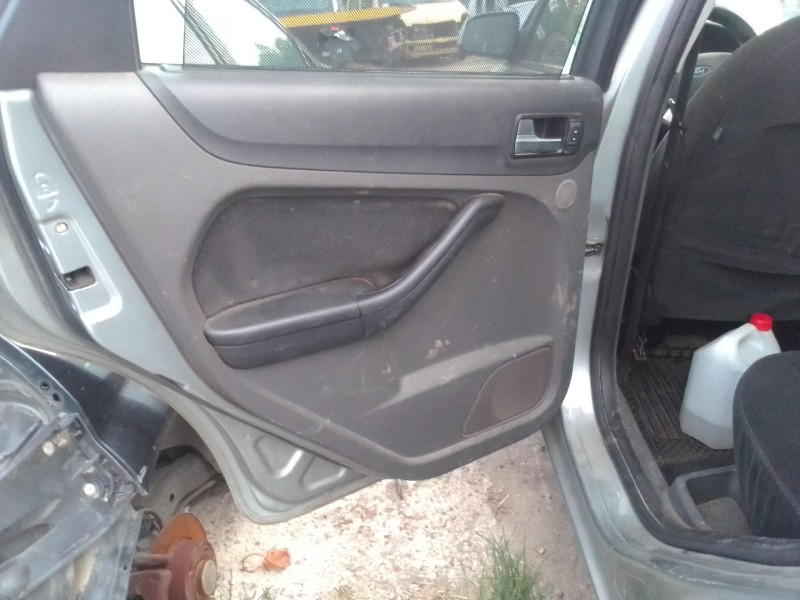 ford focus ii sedán (db_, fch, dh) del año 2005