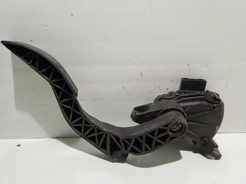 Recambio de potenciometro pedal para audi a4 berlina (8e) 2.0 referencia OEM IAM 8EI721523A  