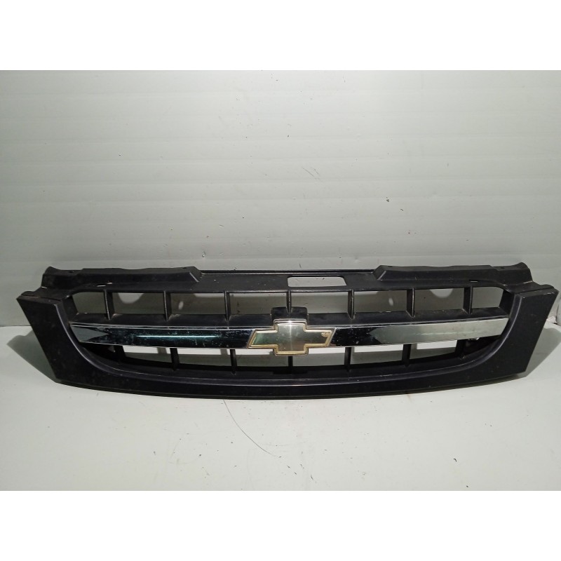 Recambio de rejilla delantera para chevrolet lacetti 2.0 diesel cat referencia OEM IAM 96469727  