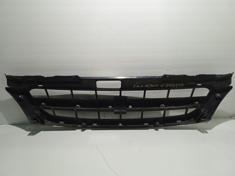 Recambio de rejilla delantera para chevrolet lacetti 2.0 diesel cat referencia OEM IAM 96469727  