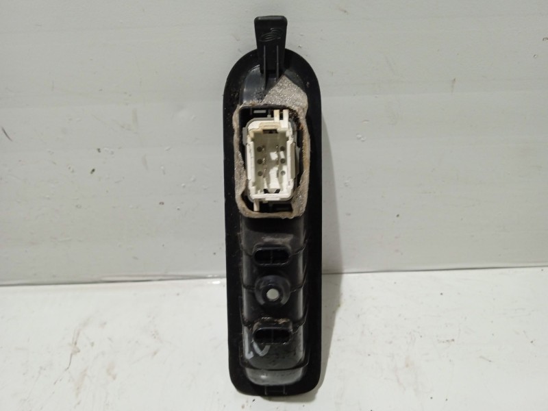 Recambio de mando elevalunas trasero izquierdo para renault scenic ii 2.0 dci diesel cat referencia OEM IAM 156013870  