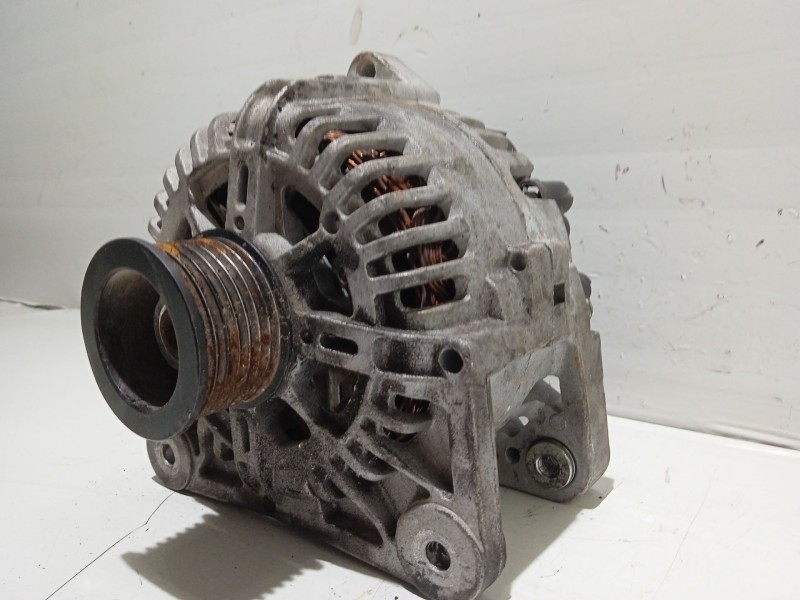 Recambio de alternador para renault scenic ii 1.9 dci diesel referencia OEM IAM 8200667618  