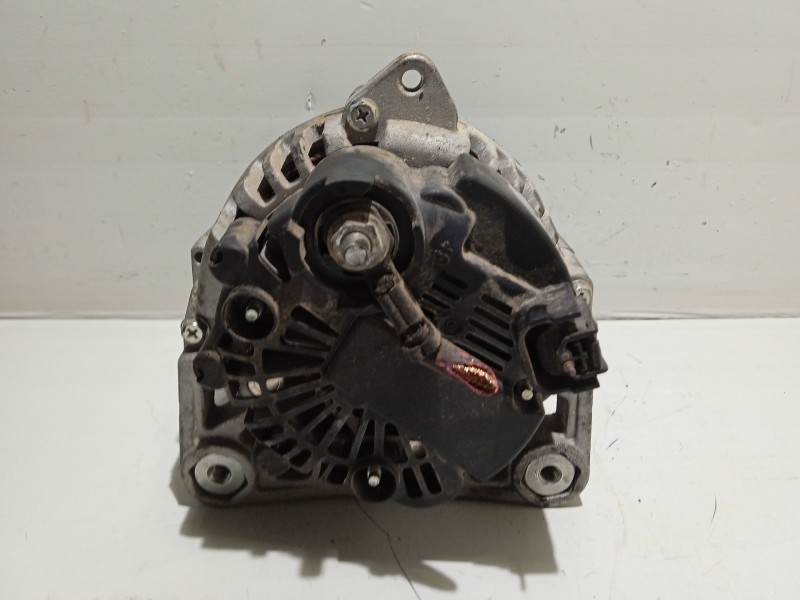 Recambio de alternador para renault scenic ii 1.9 dci diesel referencia OEM IAM 8200667618  