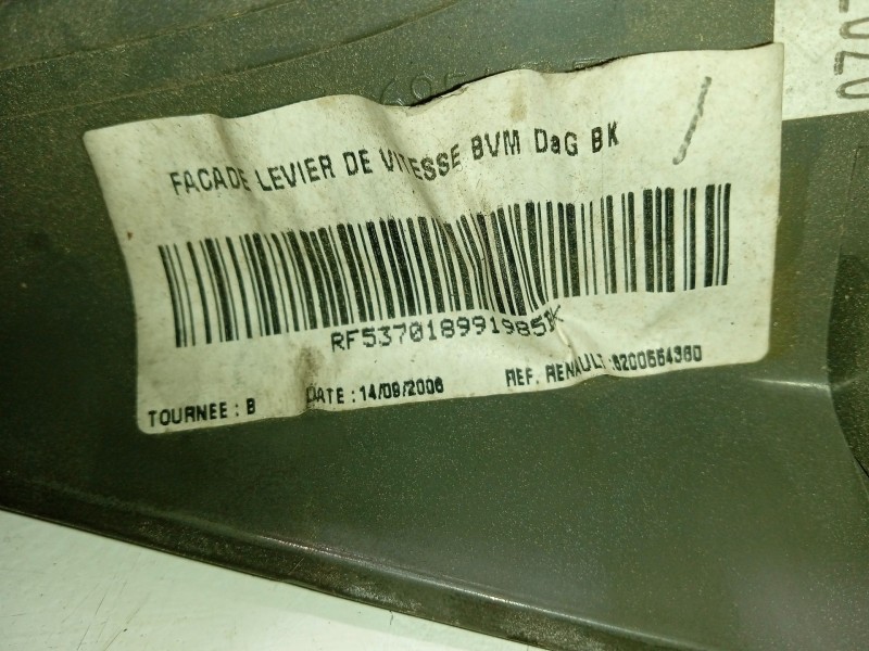 Recambio de mascara central de salpicadero para renault scenic ii 1.9 dci diesel referencia OEM IAM 8200664380  