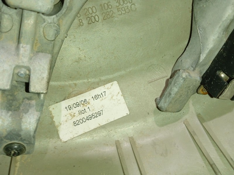 Recambio de volante para renault scenic ii 1.9 dci diesel referencia OEM IAM 8200495297  