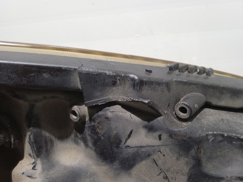 Recambio de faro izquierdo para renault scenic ii confort dynamique referencia OEM IAM 7701064132  