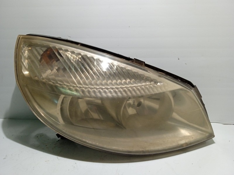 Recambio de faro derecho para renault scenic ii confort dynamique referencia OEM IAM 7701064130  