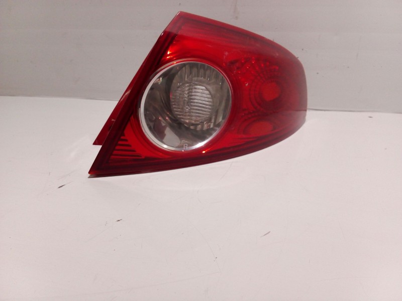 Recambio de piloto trasero derecho para chevrolet lacetti 2.0 diesel cat referencia OEM IAM 96387725  