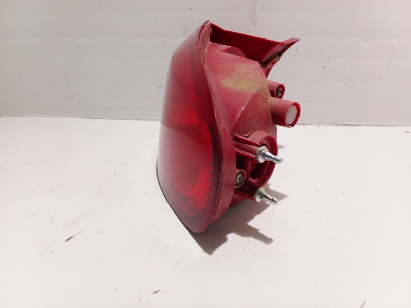 Recambio de piloto trasero derecho para chevrolet lacetti 2.0 diesel cat referencia OEM IAM 96387725  