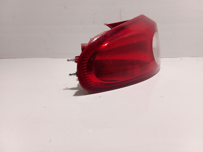 Recambio de piloto trasero izquierdo para chevrolet lacetti 2.0 diesel cat referencia OEM IAM 96387724  