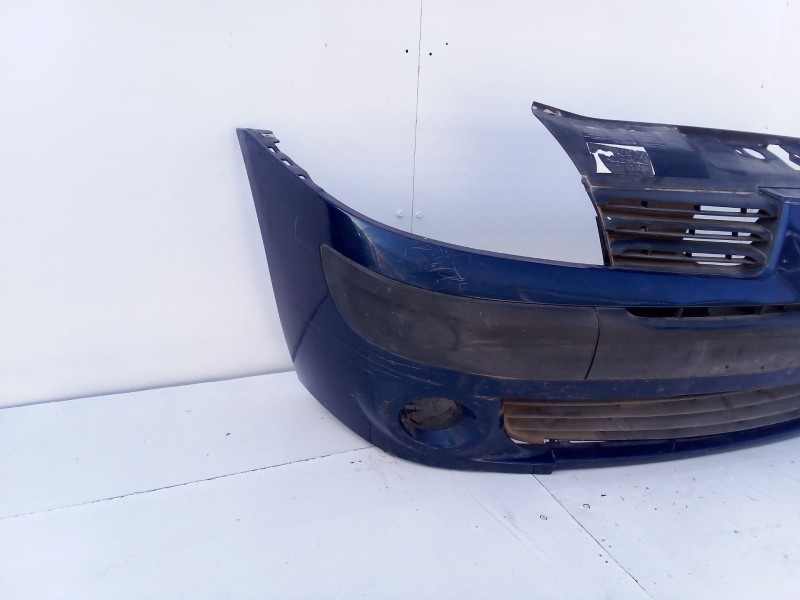 Recambio de paragolpes delantero para renault clio ii (bb_, cb_) 1.5 dci referencia OEM IAM 8200271896  
