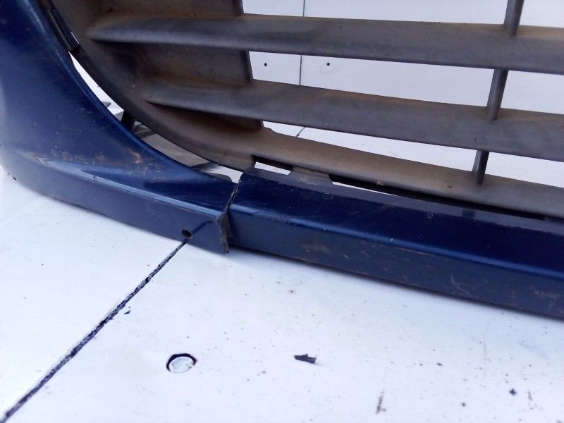 Recambio de paragolpes delantero para renault clio ii (bb_, cb_) 1.5 dci referencia OEM IAM 8200271896  