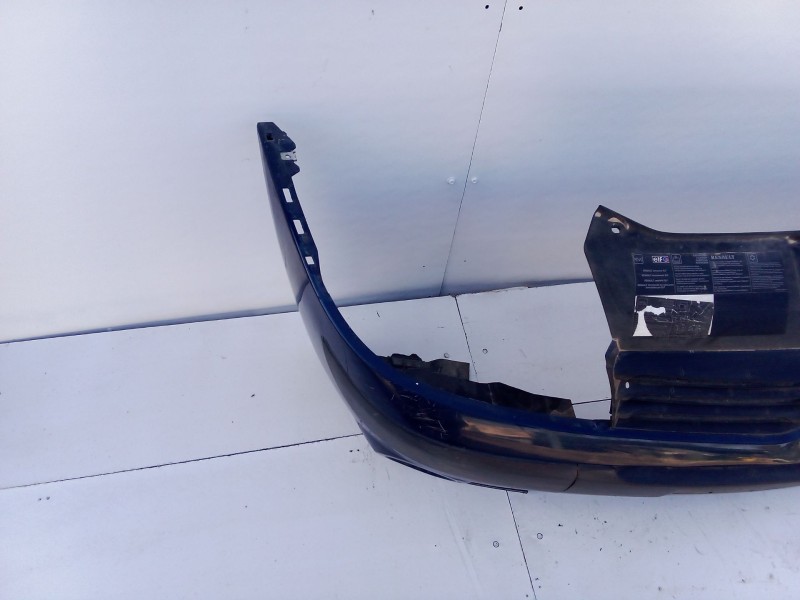Recambio de paragolpes delantero para renault clio ii (bb_, cb_) 1.5 dci referencia OEM IAM 8200271896  
