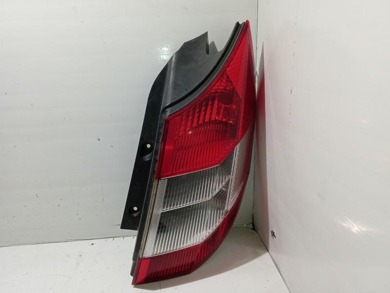 Recambio de piloto trasero izquierdo para renault scenic ii confort dynamique referencia OEM IAM 8200493374  